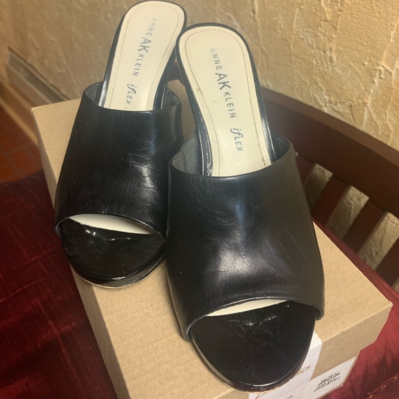 Ann Klein leather slid-ons - Picture 1 of 2